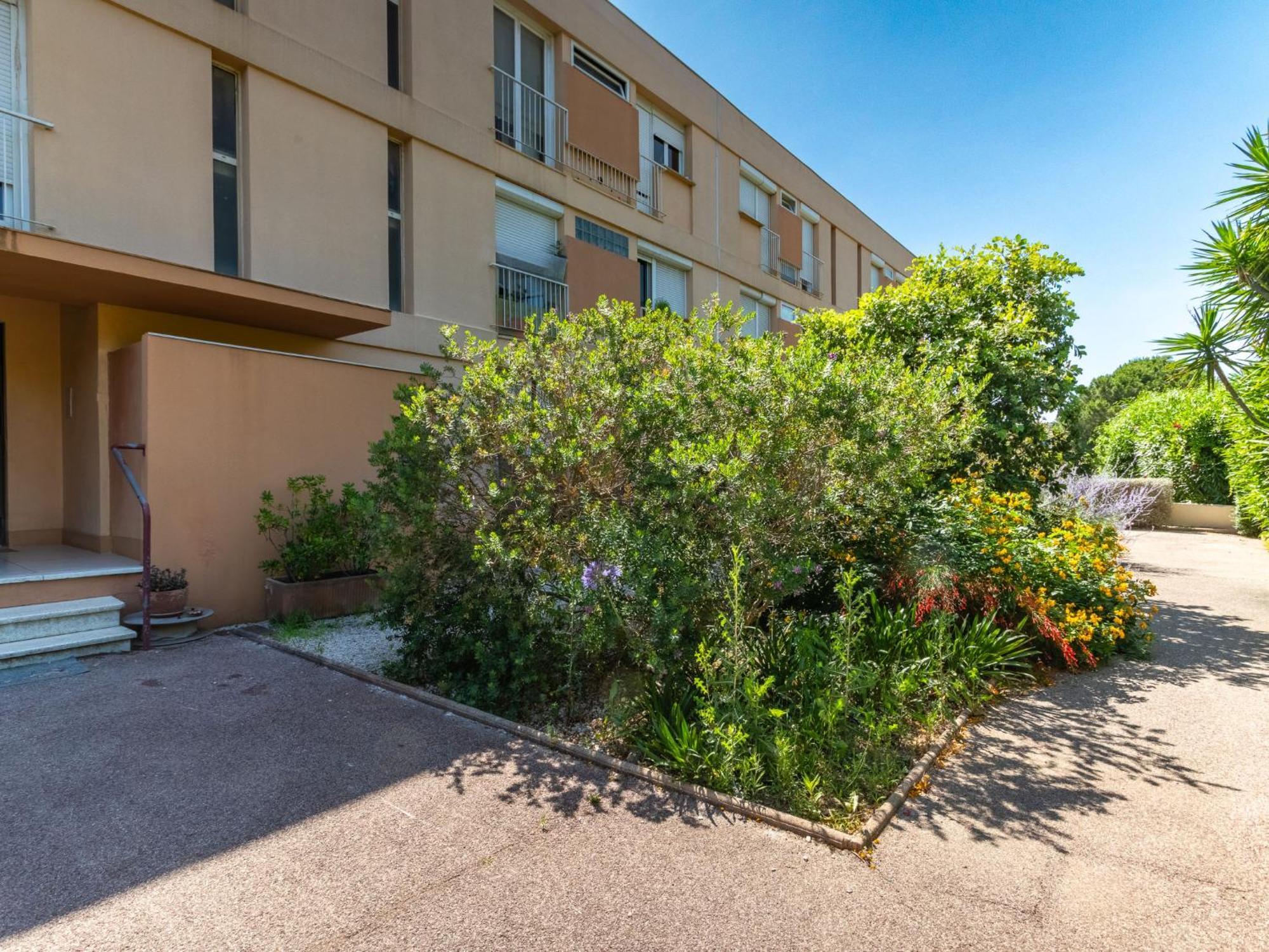 Apartment Les Ilaires By Interhome Le Lavandou Exterior photo